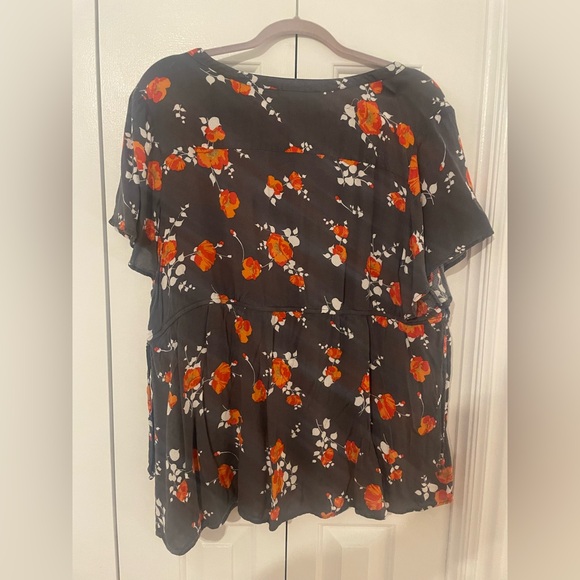 Torrid V Neck Blouse Size 3 - Picture 5 of 7